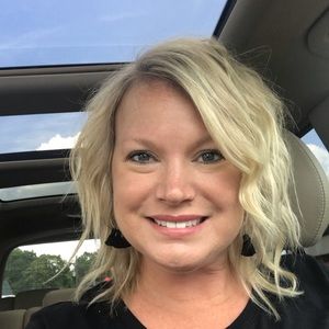 Meet your Posher, Monica